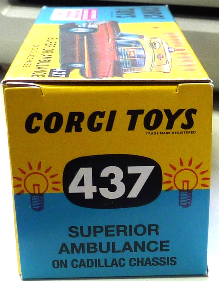 CORGI TOYS  SUPERIOR AMBULANCE  (437) BOXED (RE ISSUE) - Image 2 of 3