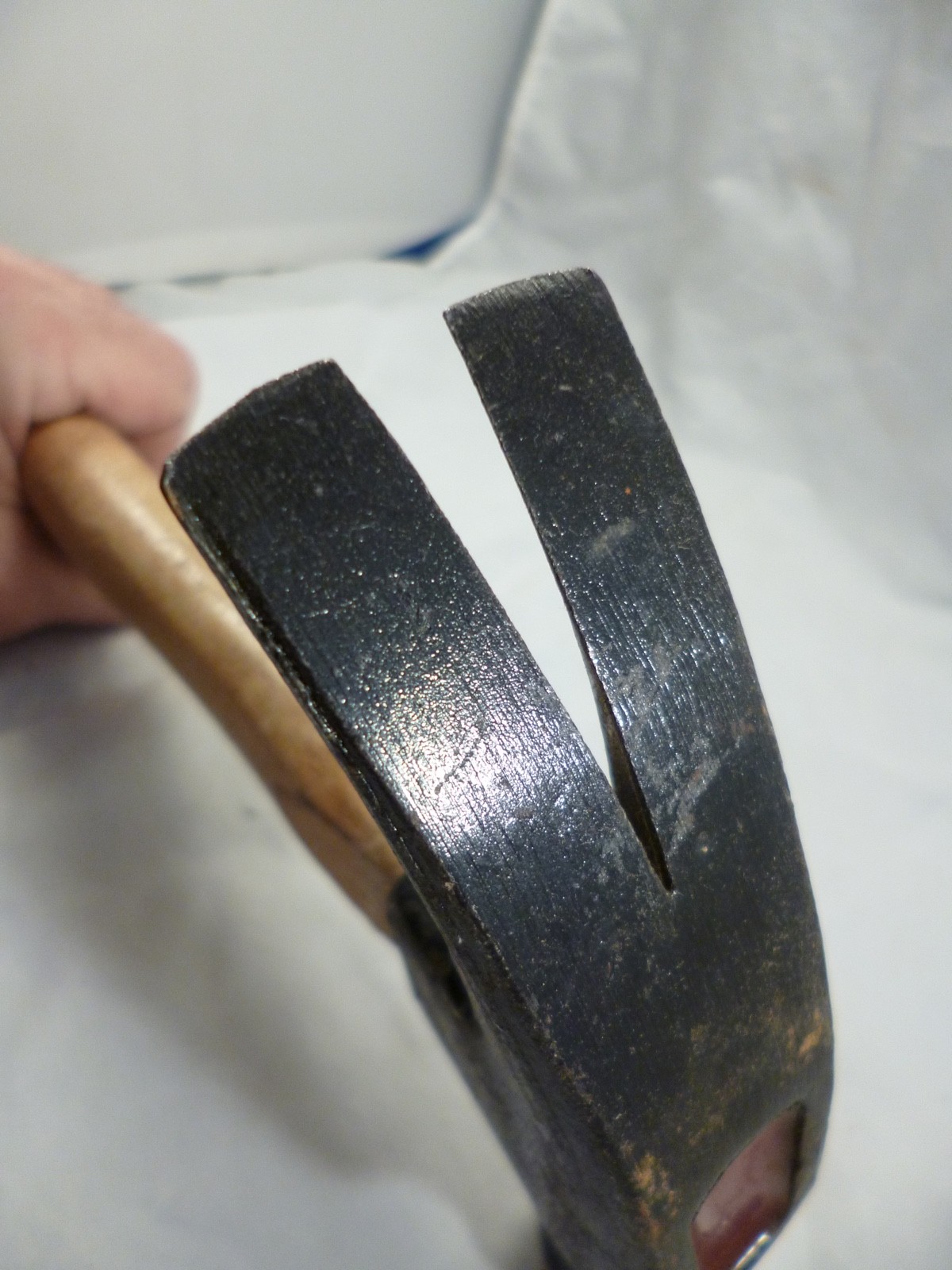 VINTAGE PLUMB 16 OZ. PERMABOND 11-466 CLAW HAMMER WOOD HANDLE