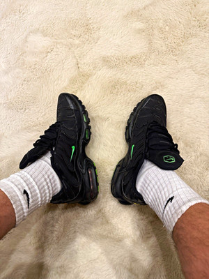 Nike Air Max Plus TN Herren Sneaker Schwarz Grün Low Top Schnürung EU 44