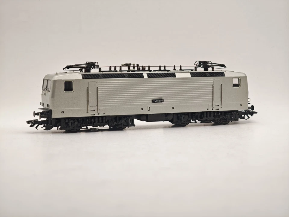 Märklin 3444 H0 Locomotiva Elettrica BR 243 897-6 Edizione Argento  – Con Box  - Immagine 2 di 4