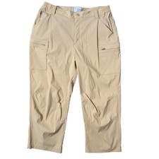 LL Bean Tropicwear Capri Cargo Pants Womens M...