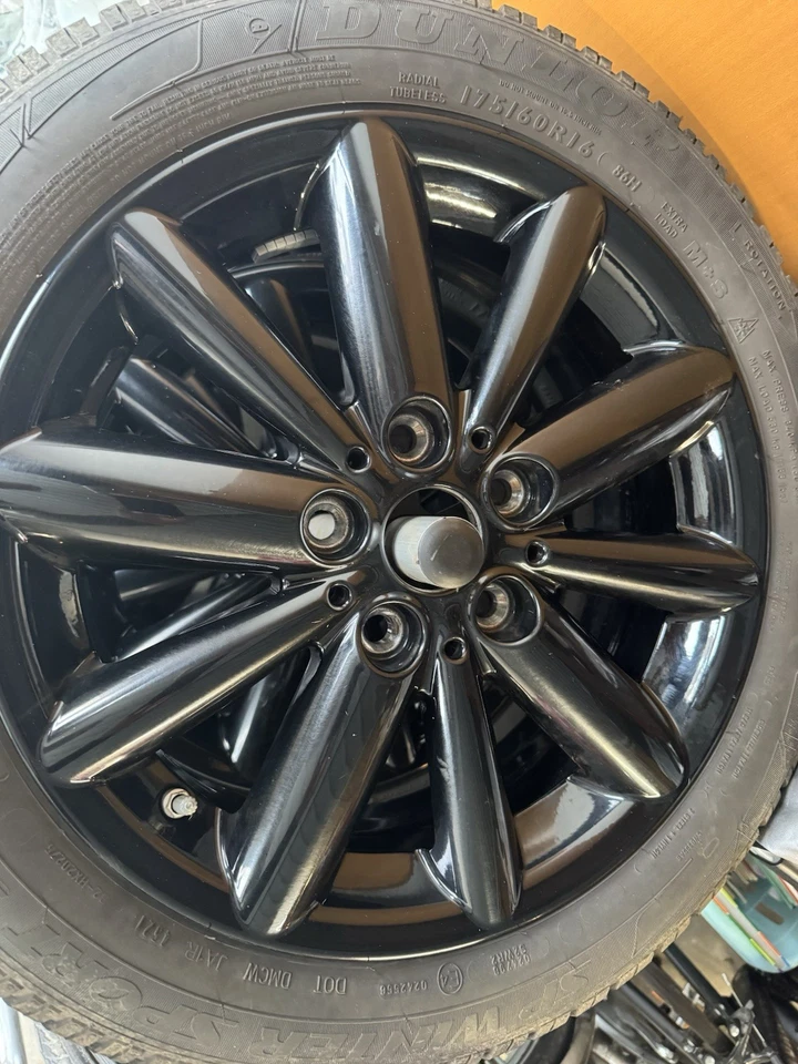 1 Satz Winterräder (M+S) für Mini Cooper SE gebraucht 175/60 R16 zu verkaufen - Bild 4 von 4
