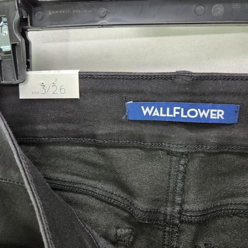 WallFlower Shorts Denim Junior 3 Black Cuffed High Rise Stretch Womens - Picture 11 of 12