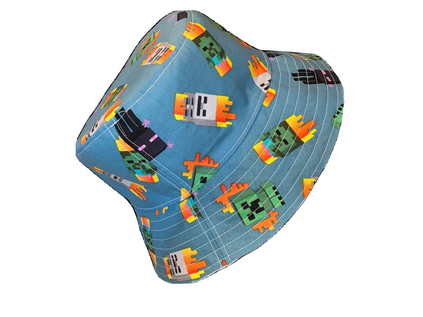 Reversible Bucket Hat for Sun Protection and Style-image