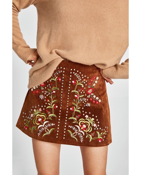 90s MOSCHINO EMBROIDERY SUEDE SKIRT レザー Zara AW17 Woman Embroidered Leather Mini Skirt Tan Size S