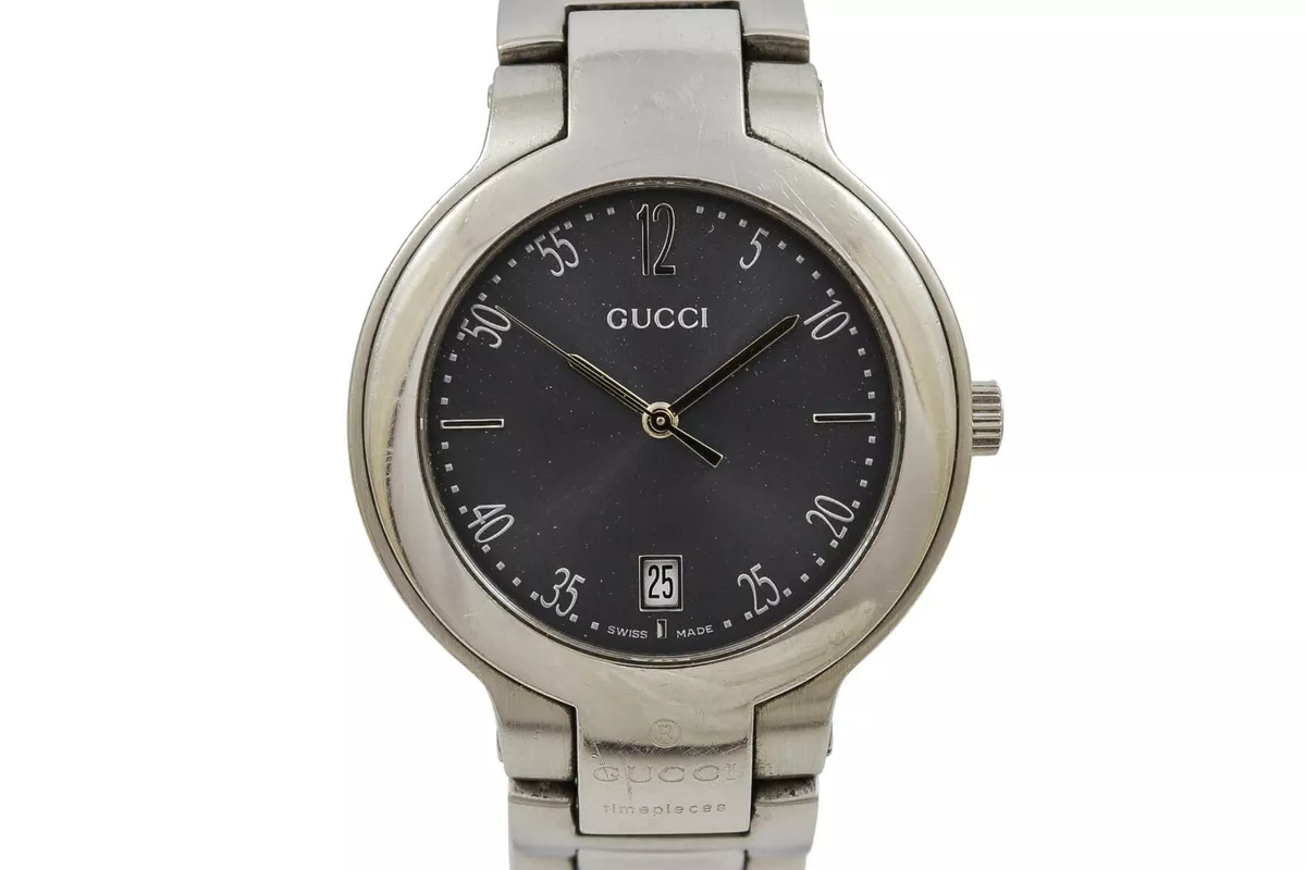 Vintage Gucci 8900M Quartz Stainless Steel Gents Midsize Watch 1940