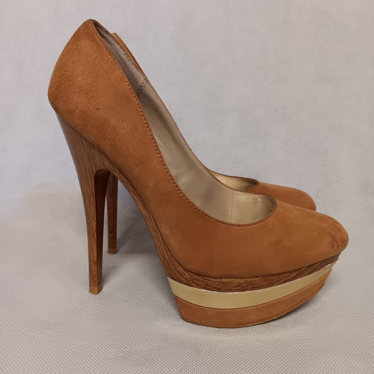 Bakers Taryn Brown Stilleto High Heels Suede Woodtone Closed Toe  Heel