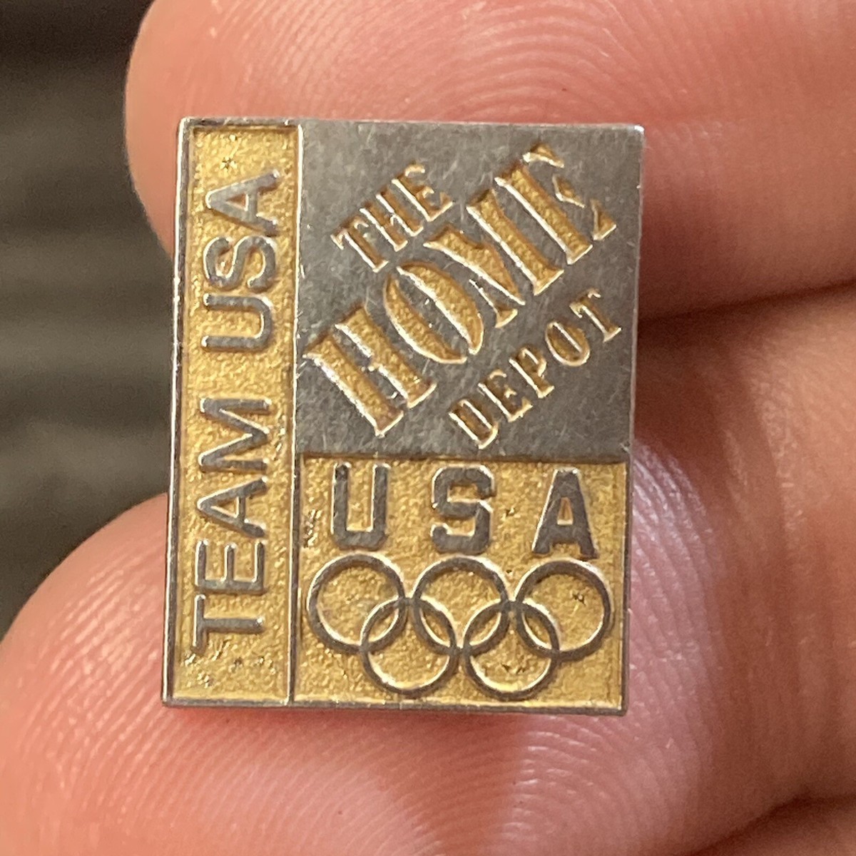 オリンピック　チームUSA ピンバッジ Amazon | TEAM USA。オリンピックピンバッジ。東京タワー。Honav