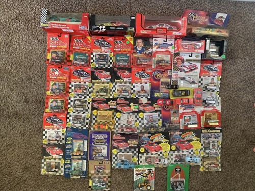 nascar diecast Scale Hot Wheels 45+ Cars Lot - 1990’ - Picture 8 of 9