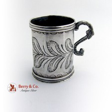 Grande coupe à tirer coloniale espagnole en argent gravé manche rouleau inversé 1820