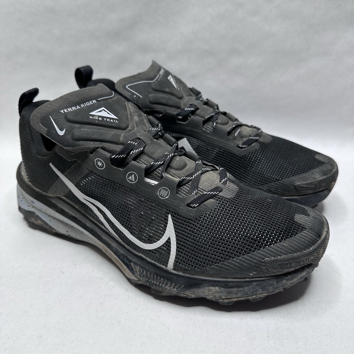 NEW Nike Terra Kiger 9 Mens Trail Running Shoes Sz 7.5 Black White