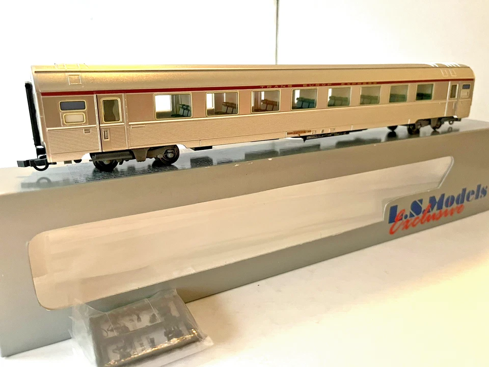 LS MODELS HO VOITURE VOYAGEURS MISTRAL 69 A8u INOX TEE SNCF REF 41002-1 NEUF - Photo 2/4
