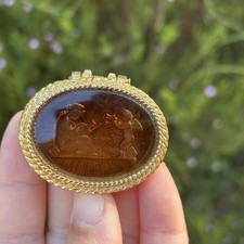 Vintage Intaglio Gold Tone Oval Fame Cameo So...