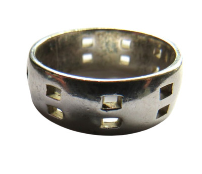 Sterling Silver Ring Fully Hallmarked UK Size R