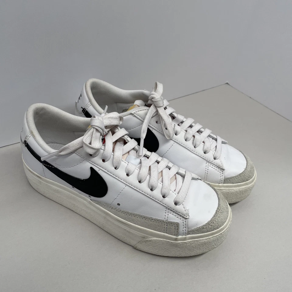 Size 5 - Nike Blazer Platform Low White Black W - Image 3 of 4