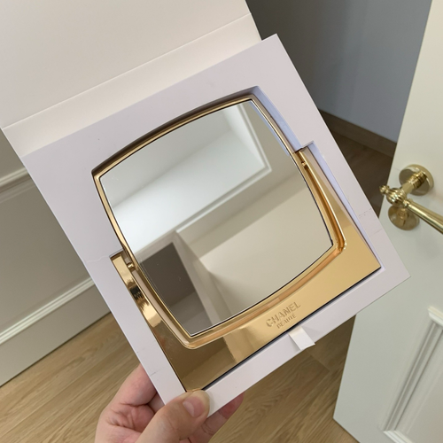 NWT Chanel Double-Sided Zoom Mirror - New In Box - Perfect Gift Luxury Beauty - Picture 5 of 10