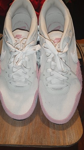 Women's Nike Air Max Shoes - Picture 5 of 6
