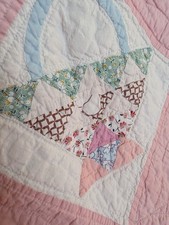 VTG 1940  s Granmda  s Flower Basket Quilt Feed Sack Fabrics 10-15 stitches/in