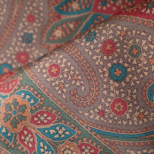 Vtg Luxury Ratti Pure Silk Fabric Chestnut Brown, Red, Blue Paisley Italy 7 yds - Picture 5 of 13