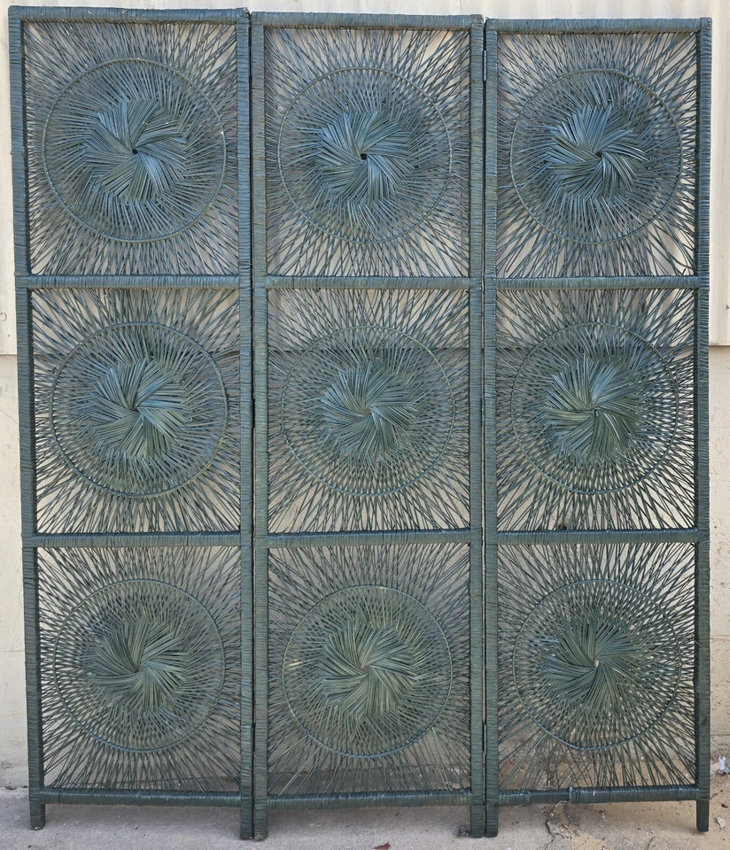 1970s Vintage Boho Chic Mid Century Rattan Wicker Sunburst 3 Panel Room Divider2 - Image 4 of 4
