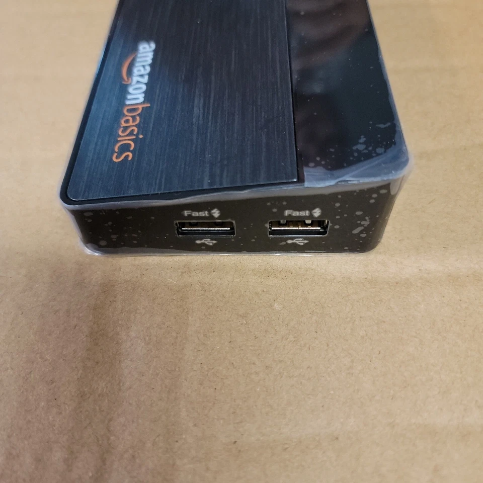 Amazon Basics 10-Port USB 2.0 Hub w/ 2 Fast Charging Port. (5 hubs per case) - Image 4 of 4