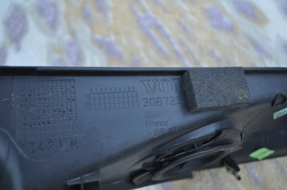 OEM VOLVO S40 V50 PAINEL FRONTAL DIREITO DO PASSAGEIRO LATERAL TAMPA DE CANTO ACABAMENTO RH BAZEL - Imagem 2 de 3