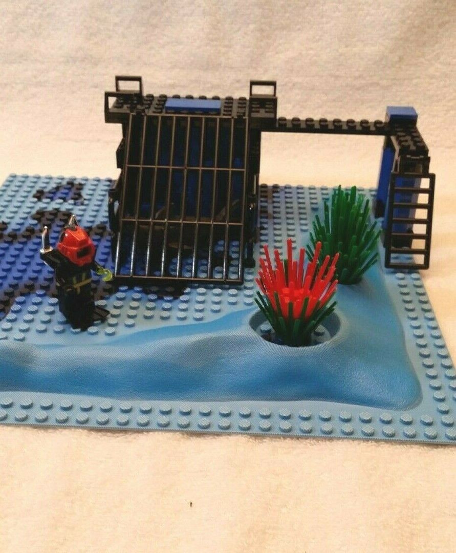 Lego Aquasharks Set Number 6190, Shark’s Crystal Cave, Produced in 1996