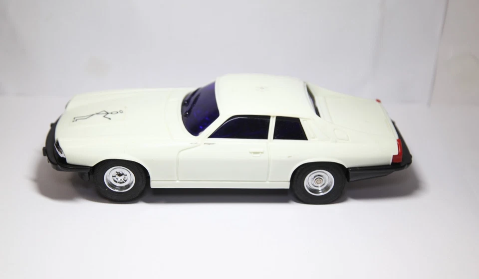 Jaguar XJS The Saint a pilas Corgi - Excelente modelo vintage Foto 2 de 4