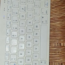 Macally Slim Bluetooth Keyboard BTKEYBAT Portable Quiet Keys White QWERTY