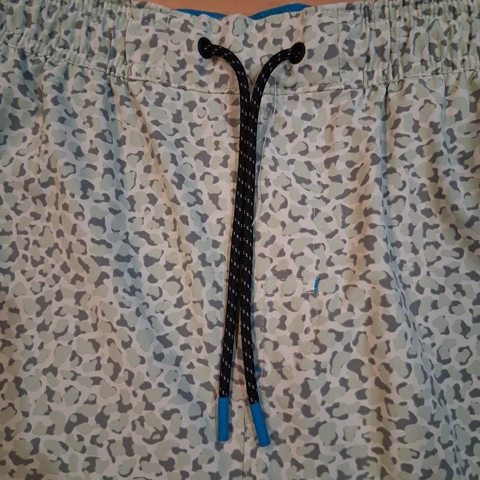 Legends Luka HD 7" Shorts Green Animal Print No Liner Size Large Gym Athletic - Image 3 of 4