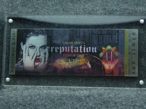 Taylor Swift Reputation Tour Vip Box for sale | eBay