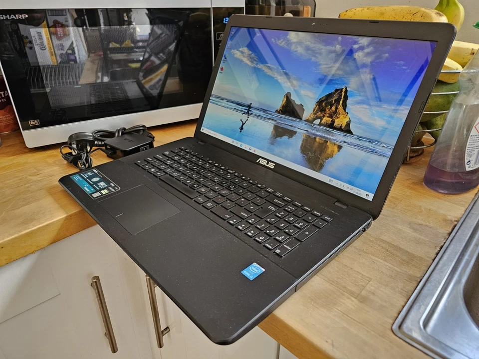 Asus X751LA Intel Core i3 240GB SDD 4GB RAM Win 10 Webcam HDMI 17.1" Laptop - Image 3 of 4