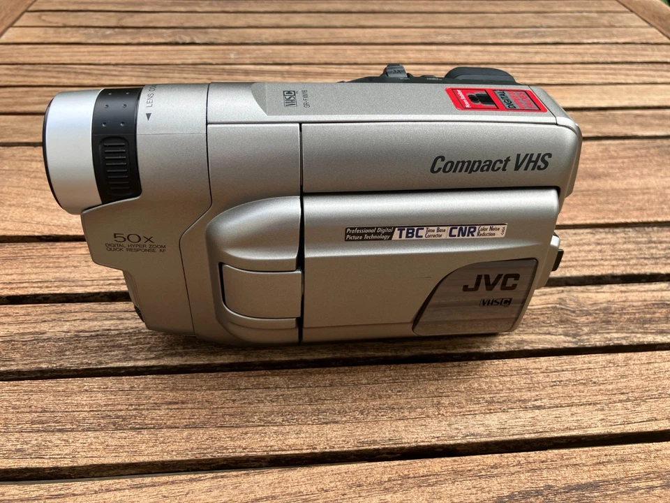 JVC GR-FXM16EG COMPACT VHS CAMCORDER - gebraucht - ungetestet - Bild 3 von 4