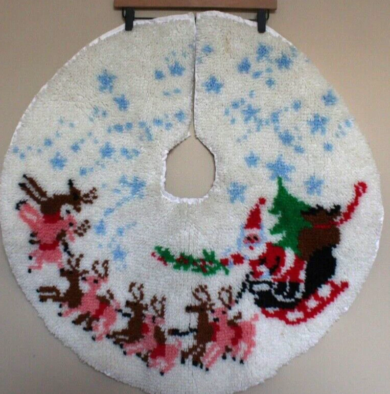 Falda Árbol de Navidad Vintage Papá Noel Hecha a Mano Gancho Trineo Años 70 Años 80 Foto 3 de 4