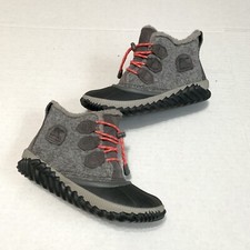 Sorel Out N About Grey Wool Waterproof Boots Size 3Y