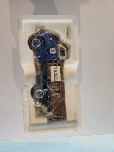 First Gear 1:34 1952 GMC Flatbed Stakebed US Mail Delivery Truck New in Box - Picture 2 of 8