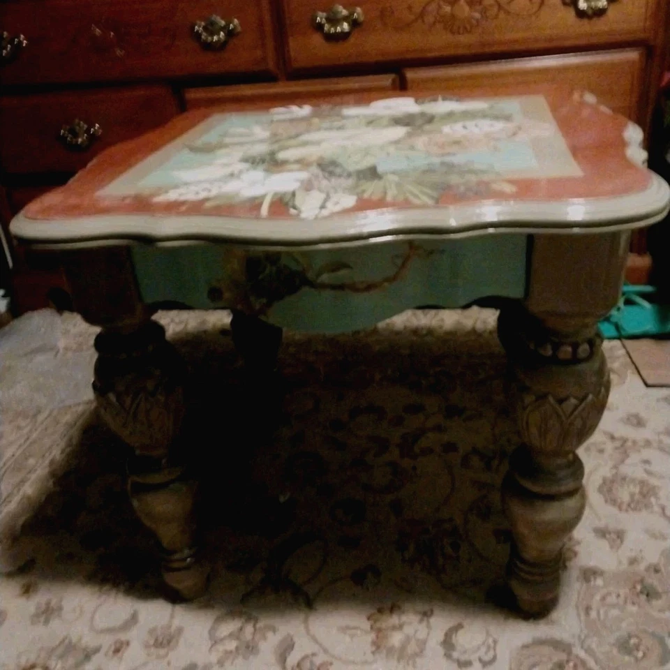 WOOD End Table / Side Table - Image 2 of 4