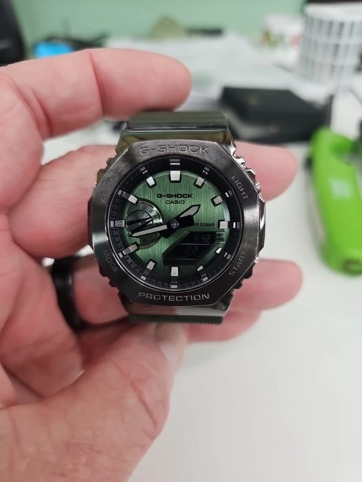 RELÓGIO CASIO G-SHOCK GM-2100B-3A MOLDURA DE AÇO PRATA/VERDE "CASIOAK" - Imagem 4 de 4