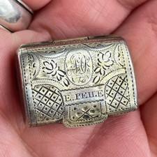 Antica vinaigrette georgiana in argento massiccio Samuel Pemberton 1817 2,4 cm x 2 cm