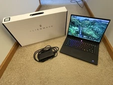 Alienware M16 R2 16" QHD+ 240Hz Core Ultra 7 155H Laptop USED Ex. Cond. W/Box