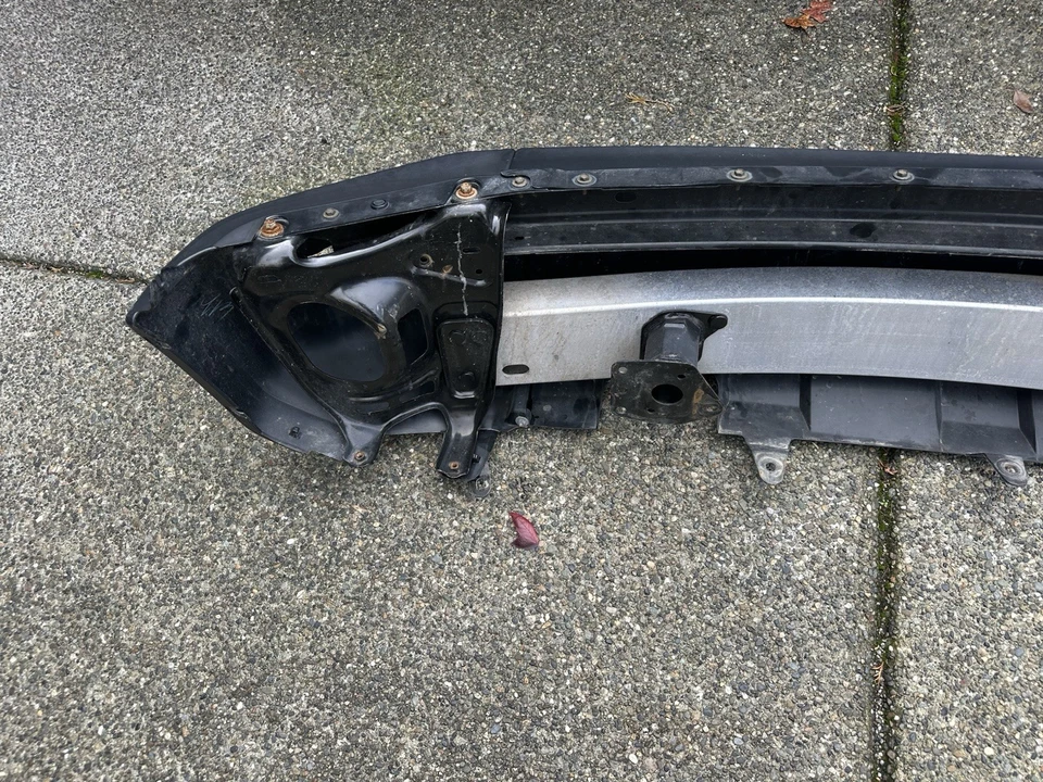 Parachoques delantero Toyota Tundra 2014-2021 montado OEM Foto 3 de 4