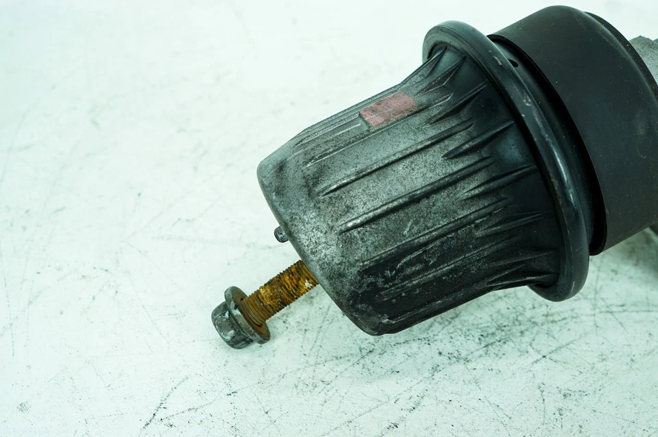 06-08 Soporte de montaje del motor pasajero derecho Lexus IS250 IS350 OEM 12361-3120 1042 Foto 4 de 4