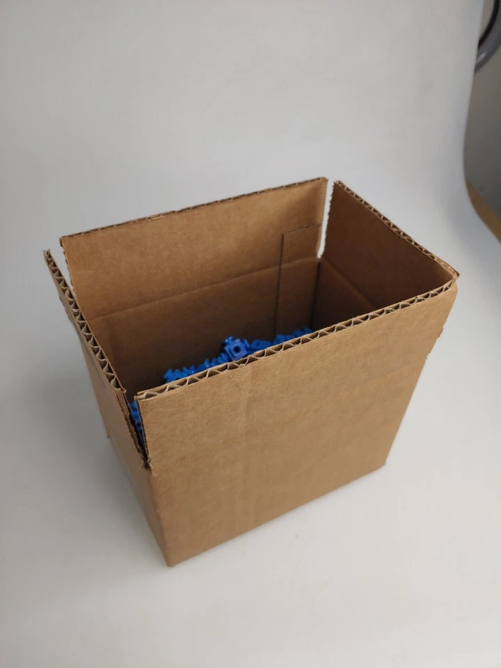 100+ Vtg Construx Blue 6 Peg Connector Lot Building Toy Parts - Image 2 of 3