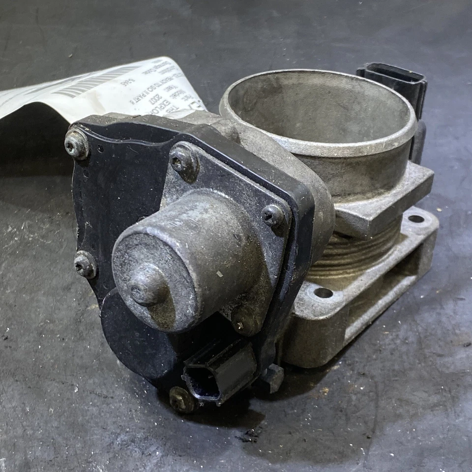 Ford E-350 Super Duty 2005-2016 carrocería del acelerador 6R3E-AA usado OEM Foto 4 de 4