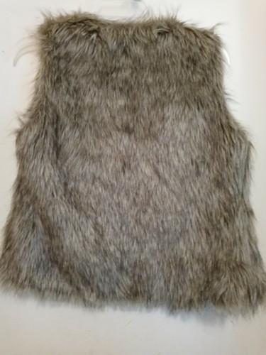 Rue 21 Women's Faux Fur Vest. Size L 