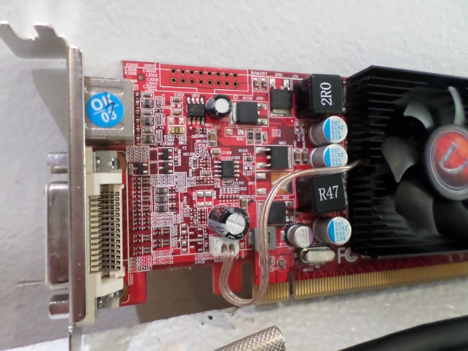 Vision Tek 4650 1GB DMS PCle 4650DMS1SM Graphics Card and Cable - Image 2 of 4