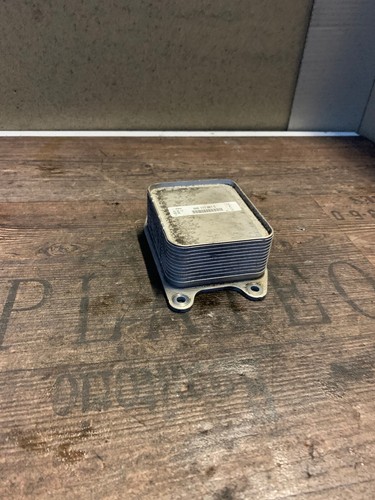 Original Volkswagen Ölkühler 04E117021C