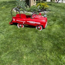 GEARBOX Pedal Car Fire Truck NO.1 w/Bell  Hubcaps and Siren in Great  condition
