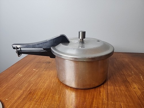 Mirro Pressure Cooker Canner M-0534-11 4 Quart Aluminum Made In USA Jiggler VTG - Picture 6 of 18