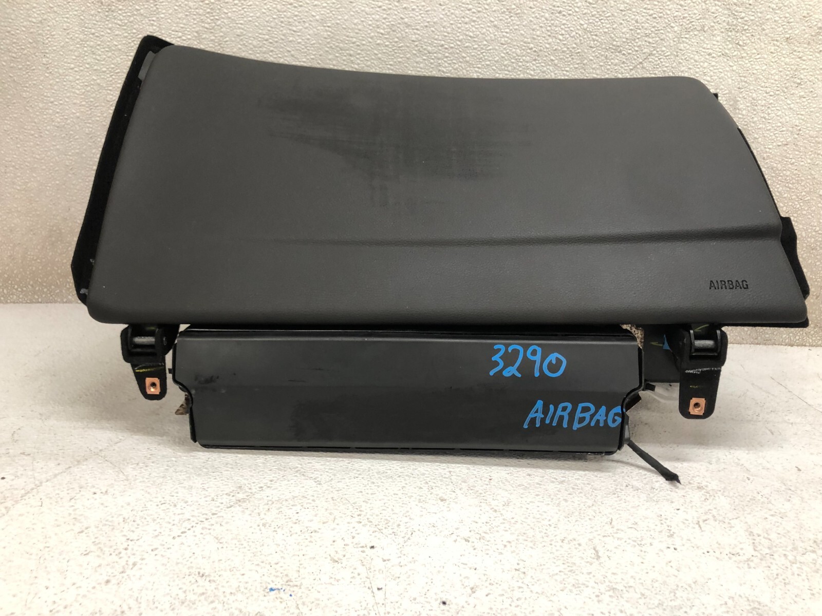 2013 CADILLAC XTS DASH GLOVE BOX STORAGE COMPARTMENT BLACK ASSY, OEM